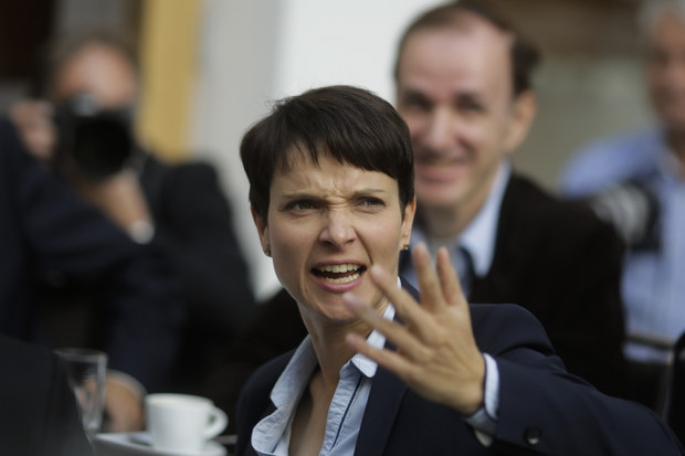 Tromfy AFD: D�me zbohom azylantom, vr�time sa k marke a stiahneme domov zlato