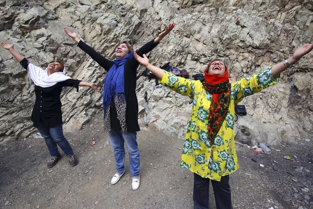 Byť šťastný znamená mať niečo medzi príliš veľa a príliš málo Byť šťastný znamená mať niečo medzi príliš veľa a príliš málo