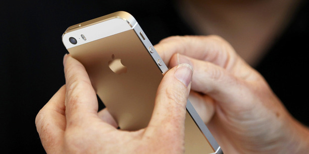 M�te z�ujem o zlat� iPhone? Je drah�� ne� skuto�n� zlato!