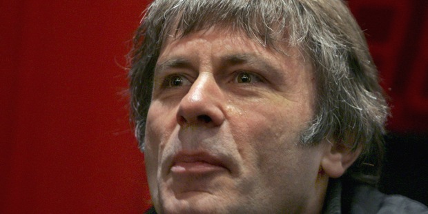 Frontman Iron Maiden z�skal mili�nov� vl�dnu pomoc pre svoj leteck� biznis