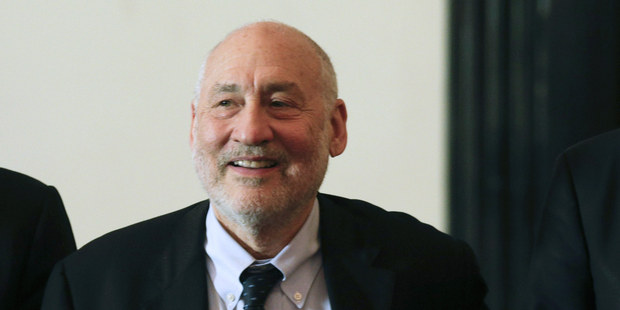 Stiglitz: Z�porn� sadzby sp�sobuj� v ekonomike nap�tie, o�ivenie neprines�