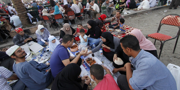 Egyptsk� obchodn�ci sa te�ia z p�du Murs�ho