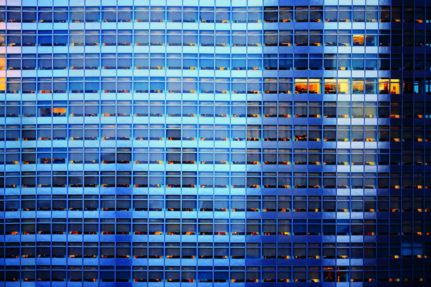 Zbyto�n� ��ty za elektrinu: V tretine spolo�nost� be�ia po��ta�e nonstop