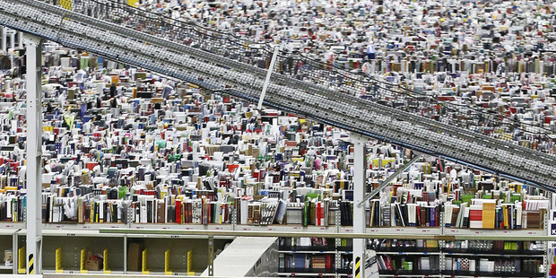 �esku hroz� blam�, v hre o sklad Amazonu je aj Slovensko