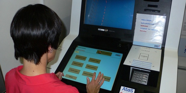 Banka bud�cnosti: VTM nie je bankomat, ale samoobslu�n� kiosk