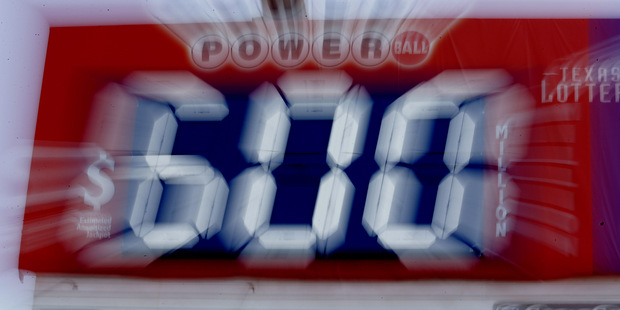 USA padol jackpot, v�herca bohat�� o vy�e 590 mili�nov dol�rov