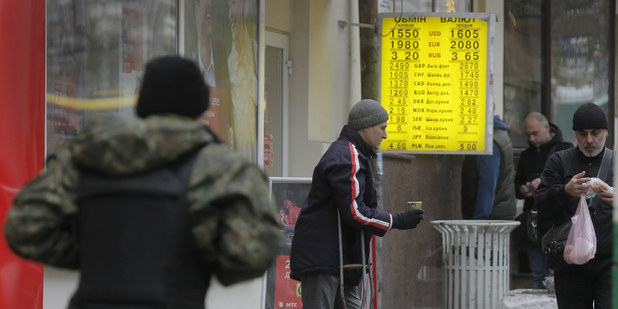 Odpadl�ci z Nokie za��naj� pred�va� svoj ​​smartf�n