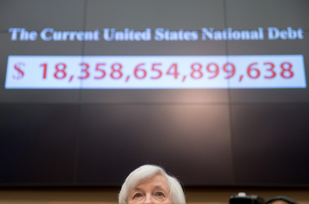 Americké akcie po komentári šéfky Fedu klesli, dolár posilnil Americké akcie po komentári šéfky Fedu klesli, dolár posilnil