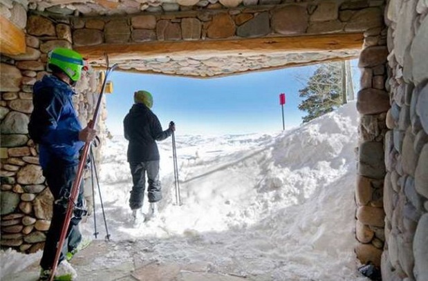 Republik�nska ly�ova�ka: T�to chatu k�pil Mitt Romney za necel�ch 9 mili�nov dol�rov