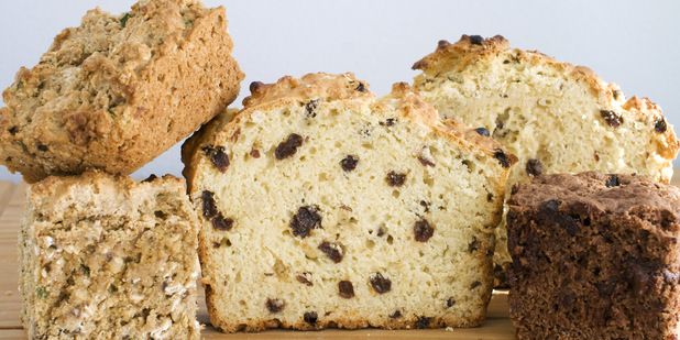 Ako u�etri�: Doma pe�en� chlieb vyjde zhruba na polovicu