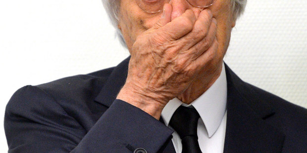 V�dy pripraven�: �o si v noci obliekaj� bank�ri