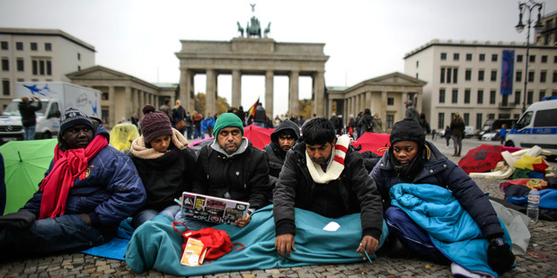 Peter Sutherland: Čaká nás hon na prisťahovalcov Peter Sutherland: Čaká nás hon na prisťahovalcov