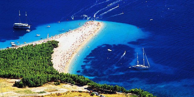 V dileme tohto leta pom��e porovnanie cien: Sk�site op� Chorv�tsko, alebo sta�� aj Balaton?