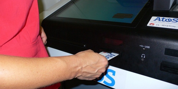 Banka bud�cnosti: VTM nie je bankomat, ale samoobslu�n� kiosk