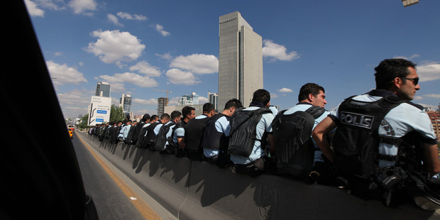 Tureck� jar 2013: Atmosf�ra v krajine vysn�vanej dovolenky hustne