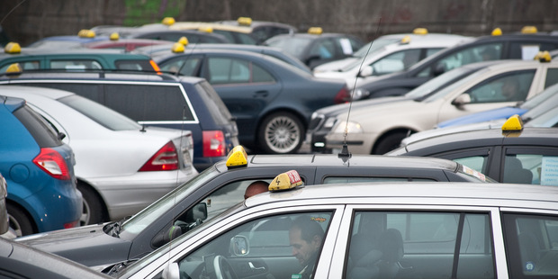 Brusel zlikvidoval americk� startup: Za car-sharing cez Uber hroz� pokuta 10 tis�c eur