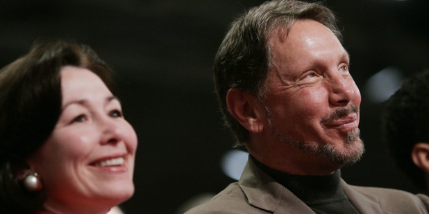Safra Catzov� a Larry Ellison