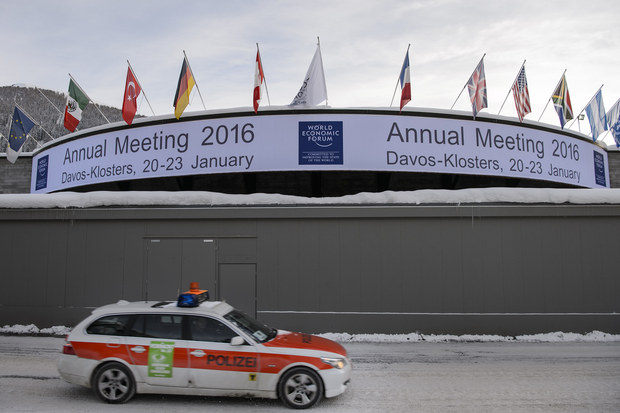 Davos 2016: �tyri ve�k� t�my na ekonomickom f�re, ktor� tr�pia s��asn� svet
