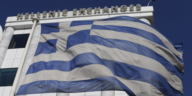 Financial Times ku gr�ckemu odd�eniu: �estnej�ie by bolo zachra�ova� verite�a, ale to by bolo pr�li� tr�pne