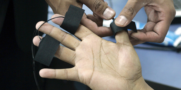 Korupcia u bank�rov: Na detektor l�i a pravidelne!