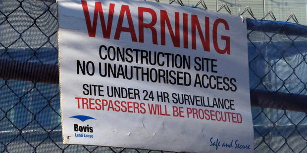 IT k�efty 21. storo�ia: Vl�dy kupuj� od hackerov �softv�rov� diery�