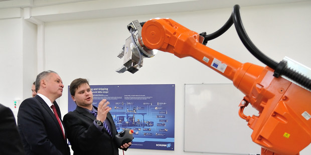 Ak zapojíte emócie, robotov sa báť nemusíte Ak zapojíte emócie, robotov sa báť nemusíte