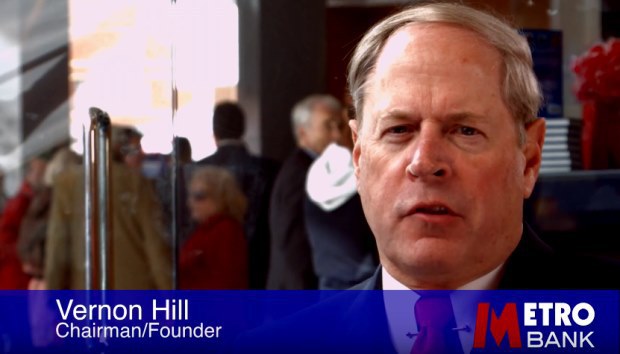 Ako by� medzi bankami in�: Vysok� stropy, z�itkov� predaj ale aj drive-in pobo�ky