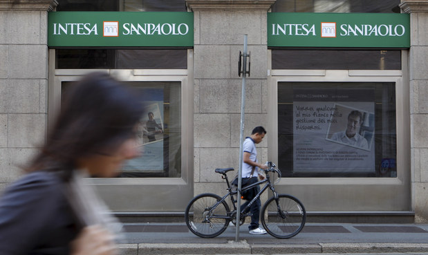 B�val�ho riadite�a Intesa Sanpaolo vy�etruje pol�cia, kv�li podvodom 