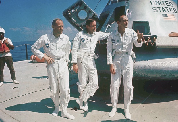 Kozmonauti Apolla 11: (zľava) Col. Edwin E. Aldrin, Neil Armstrong, Michael Collins.