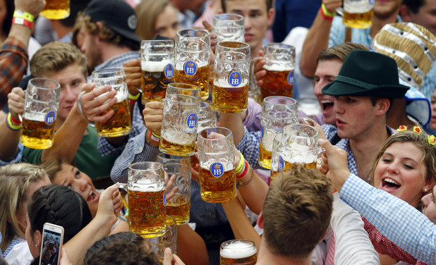 Dobre funguj�ci stroj na peniaze: Oktoberfest m� hodnotu miliardy eur