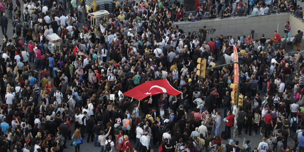 Tureck� jar 2013: Atmosf�ra v krajine vysn�vanej dovolenky hustne