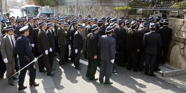 Japonsk� banky odkazuj� mafii: U n�s u� ni� nedostanete!