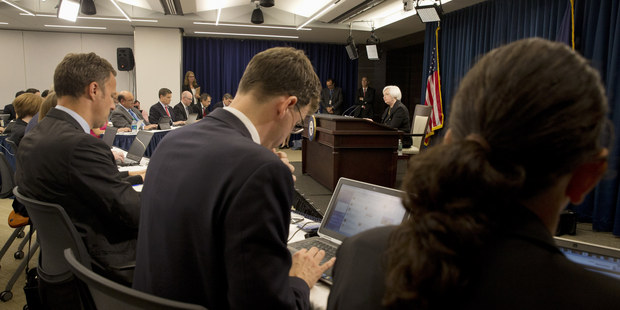 Fed: Ekonomika USA ďalej rastie, priemysel ale brzdí silný dolár Fed: Ekonomika USA ďalej rastie, priemysel ale brzdí silný dolár