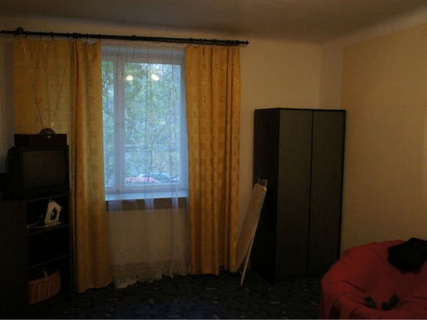 Var�ava, jednoizb�k, 45 metrov �tvorcov�ch, 295 tis�c po�sk�ch zlot�ch