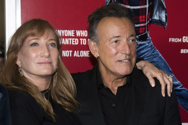 Bruce Springsteen s manželkou Patti Scialfovou Bruce Springsteen s manželkou Patti Scialfovou