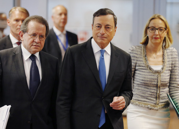 ECB necháva sadzby aj QE bezo zmeny, Grékom dá viac ECB necháva sadzby aj QE bezo zmeny, Grékom dá viac