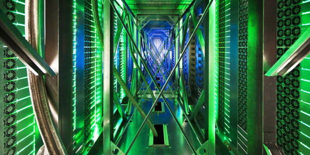 Sme spasen�, je tu nov� revol�cia!