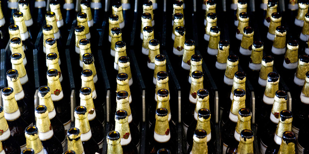 N�rod piv�rov u� do kr�iem nechod�, rad�ej si daj� f�a�kov� doma