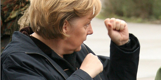 Nebezpečne vysoká stávka: Merkelovej hra o Európu Nebezpečne vysoká stávka: Merkelovej hra o Európu