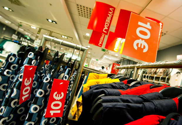 Novoro�n� v�predaje: Na �o si da� pozor?