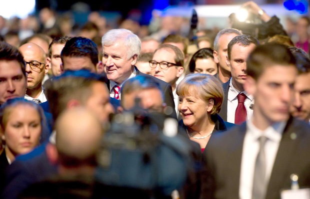 Seehofer a Merkelov�