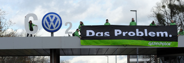 Kompenz�cia Volkswagenu v USA: Automobilka rozd� po�koden�m z�kazn�kom kreditky, dostan� tis�cku