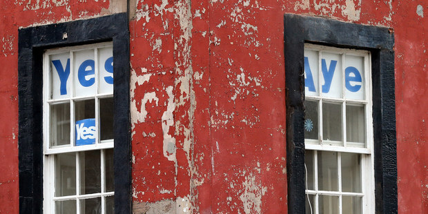 �k�tske referendum: Pre strach z paniky pres�vaj� mili�ny bankoviek na sever