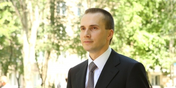 Takto sa rob� biznis: Janukovy� junior rozpr�vkovo bohatne a roz�iruje vplyv klanu