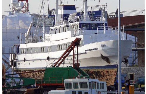 Honeckerova jachta na ktorej sa vozil aj Castro je opäť na predaj, za 200 000 eur Honeckerova jachta na ktorej sa vozil aj Castro je opäť na predaj, za 200 000 eur