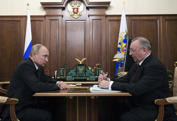 Vladimir Putin a Nikolaj Tokarev, šéf Transneftu
