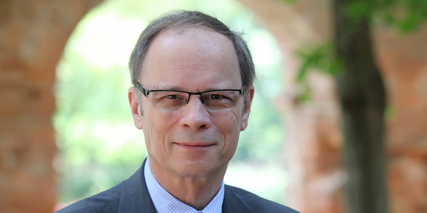 Too big to fail: �erstv� dr�ite� Nobelovej ceny o probl�me vedel s desa�ro�n�m predstihom