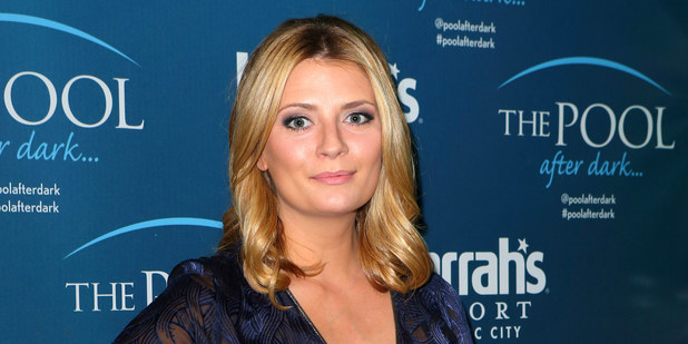 Here�ka �aluje vlastn� matku, pri�la o mili�nov� vilu 