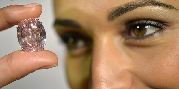 Padol nov� rekord: Ru�ov� hviezda je najdrah�� drahokam v�etk�ch �ias