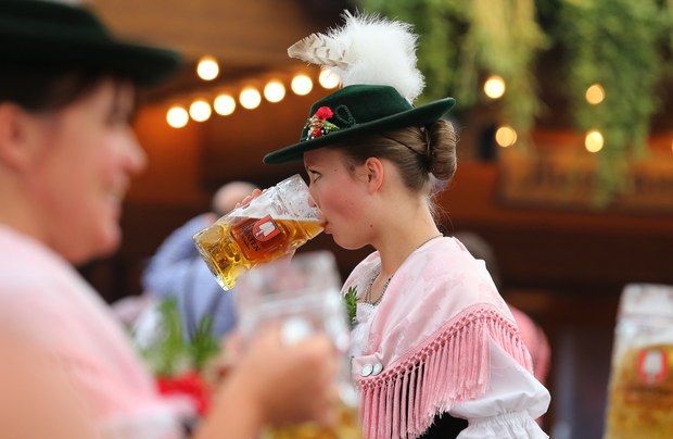 Dobre funguj�ci stroj na peniaze: Oktoberfest m� hodnotu miliardy eur